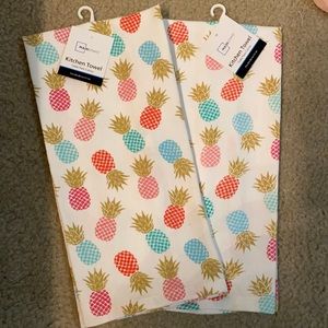 Pineapple kitchen towels brand new with tags